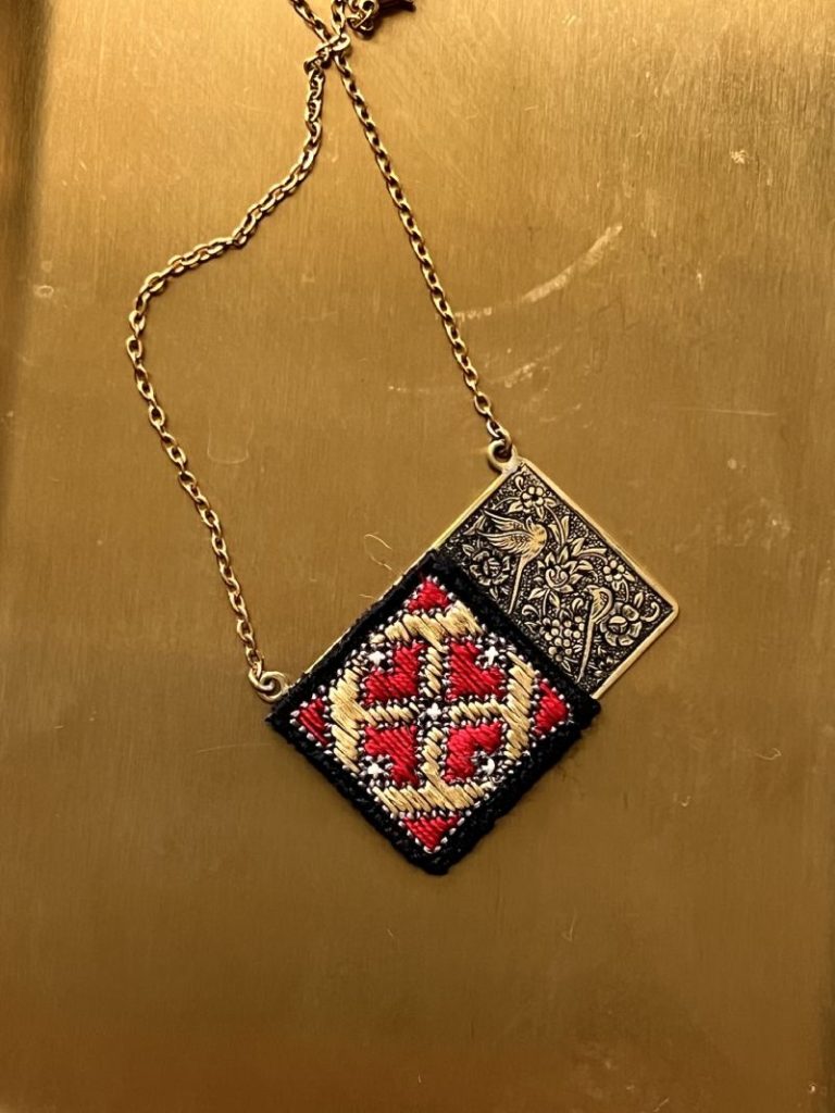 Naqsh-e-Nakh Pendant